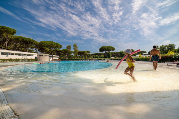 Zwembad van Camping Capo d'Orso