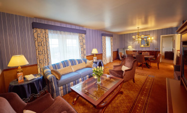 Disney's Newport Bay Club