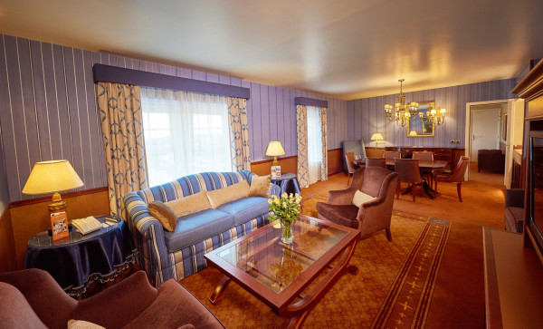 Disney's Newport Bay Club