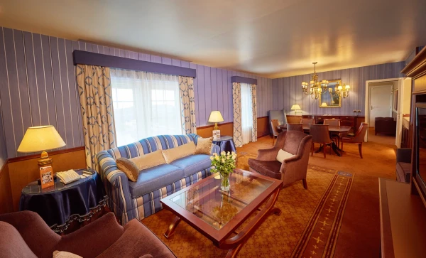 Disney's Newport Bay Club