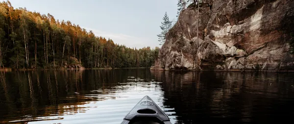 Blokhut aan het meer in Finland
