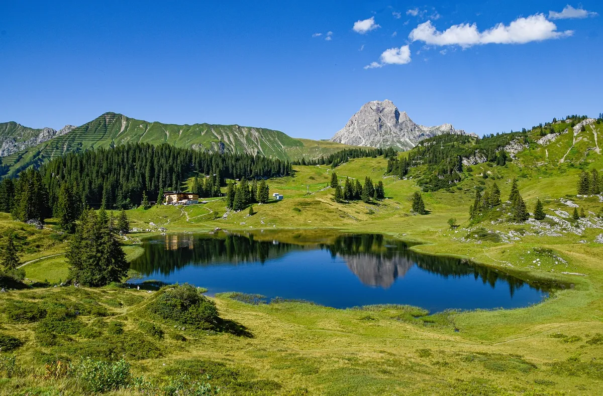 lake-4435202_1280.jpg