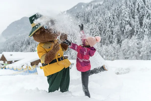 Is Bollo de beer ook aanwezig in de sneeuw? 