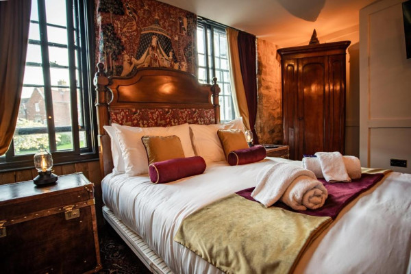 Hallow and Crux hotel