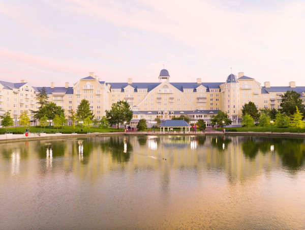 Disney's Newport Bay Club
