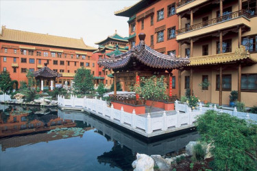 Pretpark vakantie naar Hotel Ling Bao in Phantasialand - Duitsland