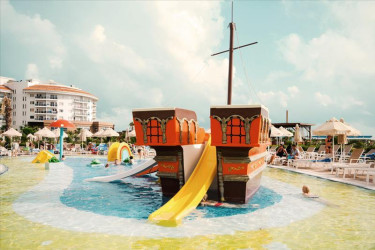 Sea World Resort & Spa