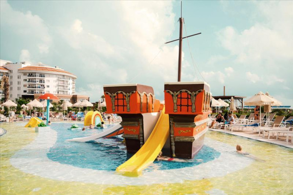 Sea World Resort & Spa