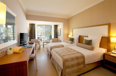 Paloma Oceana Resort