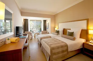 Paloma Oceana Resort