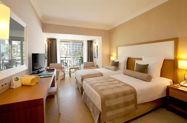 Paloma Oceana Resort