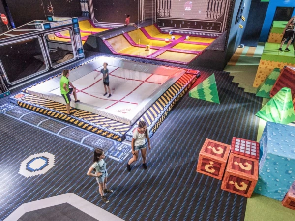 Camping de Schatberg trampolines - kopie.jpg