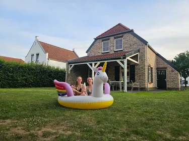 zwembad in de tuin.jpg