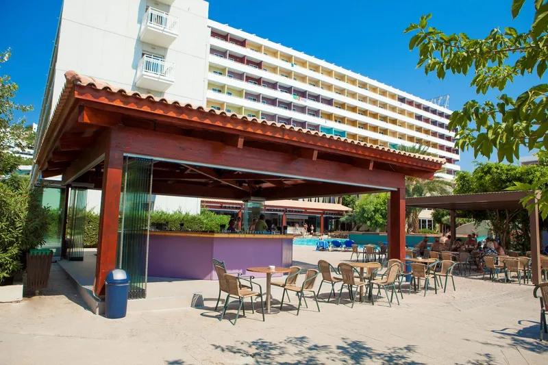 kindvriendelijk-hotel-esperides-beach-4-in-faliraki-griekenland (18).jpg