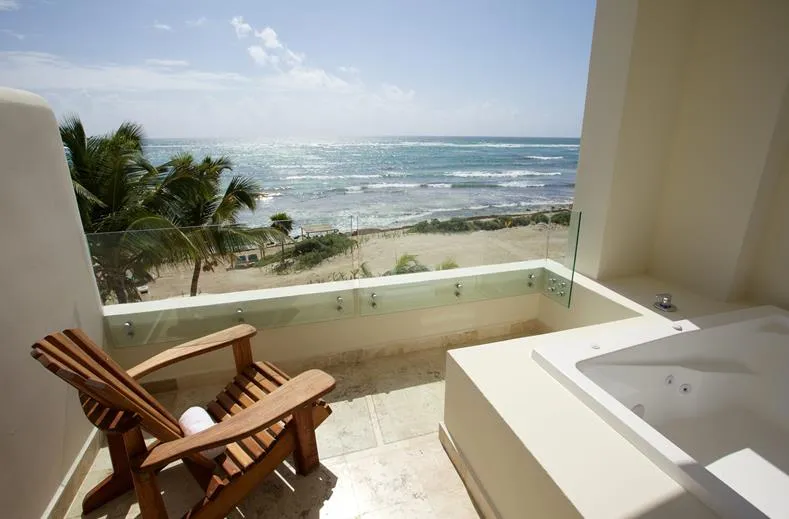 Akumal Bay Beach & Wellness 