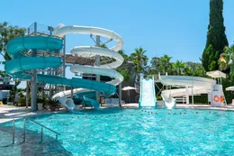 DoubleTree Hilton_Waterslides_kleiner formaat.jpg