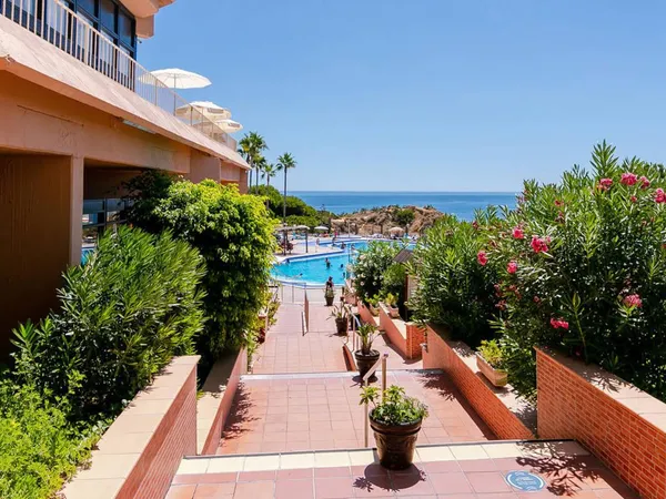 Auramar Beach Resort