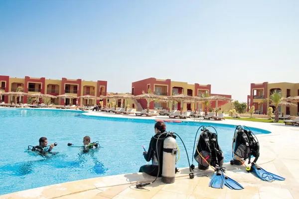 Hotel Royal Tulip Beach Resort