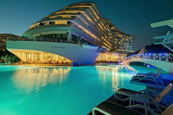 Hotel Titanic Deluxe Lara
