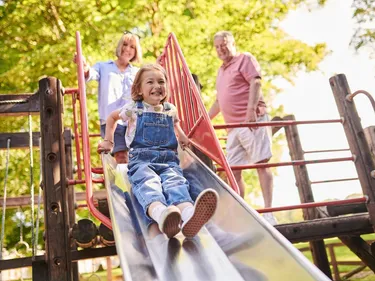 Landal Clowance - glijbaan in de speeltuin