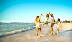 Beach family (3) (1) (Groot).jpg