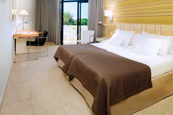 Hotel H10 Conquistador