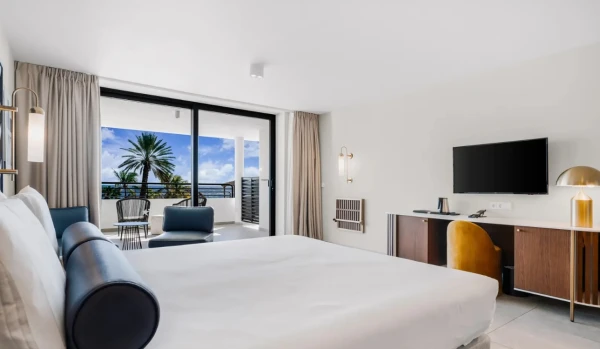 Mangrove Beach Resort 