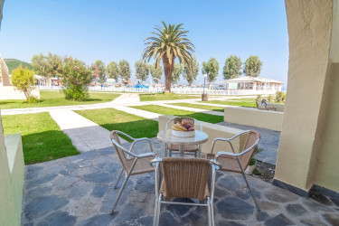 hotel-messonghi-beach (11).jpg