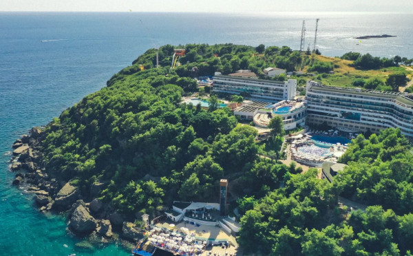 A Good Life Utopia Family