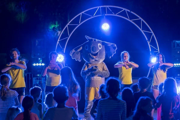 Kinderanimatie in de avond