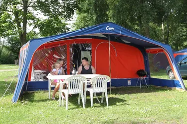 Camping La Croix du Vieux Pont in Berny Rivière (vlak bij Disneyland Parijs) 