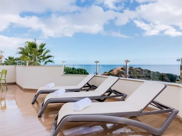 Auramar Beach Resort