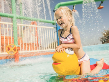 Camping de Schatberg kinderen spelen - kopie.jpg
