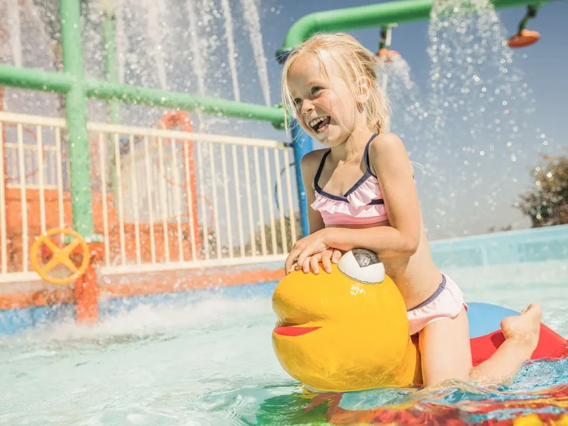 Camping de Schatberg kinderen spelen - kopie.jpg