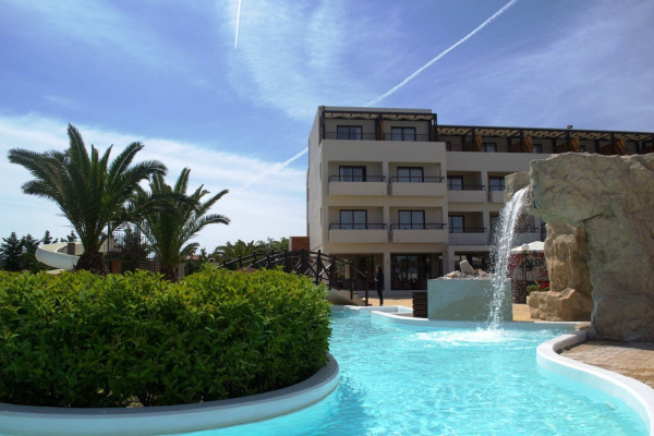 aparthotel-andrea-mare (9).jpg