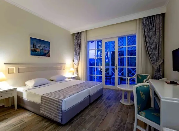 Euphoria Palm Beach Resort