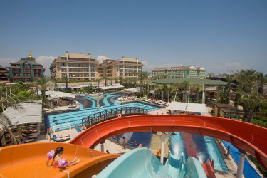 Crystal Family Resort