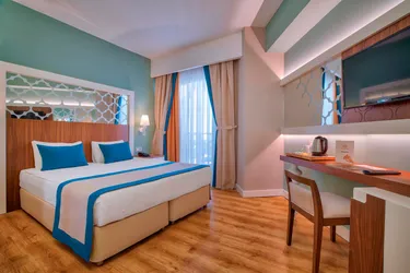 Hotel Side Crown Sunshine