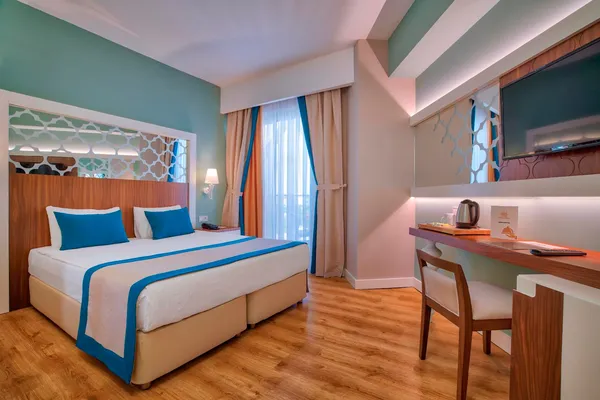 Hotel Side Crown Sunshine