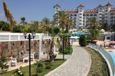 Serenis Hotel