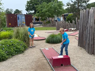 De Boshoek detectives - midgetgolf.jpg