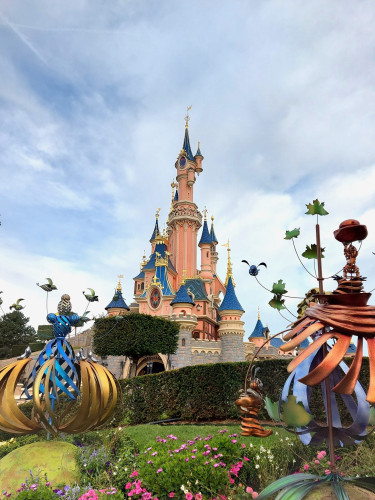 Zo ga je goedkoper naar Disneyland >