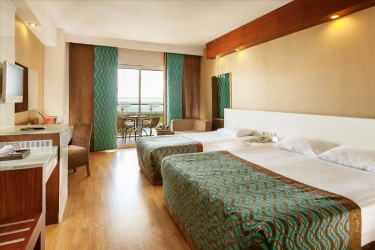 Sea World Resort & Spa