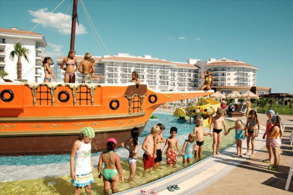 Sea World Resort & Spa