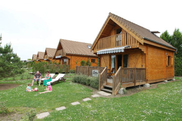 Camping La Croix du Vieux Pont in Berny Rivière (vlak bij Disneyland Parijs) 