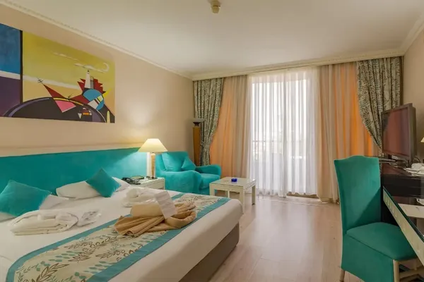 Sunrise Queen Resort & Spa