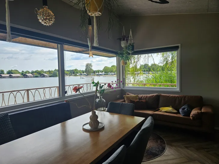 Luxe kampeerplaatsen en accommodaties 