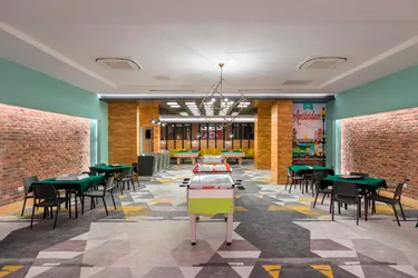 Hotel Side Crown Sunshine