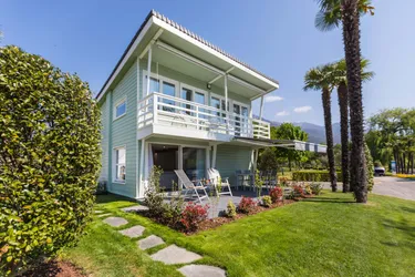 Campofelice-Camping-Village_Chalet-al-porto_esterno-1 (1).jpg