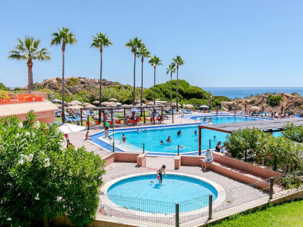 Auramar Beach Resort